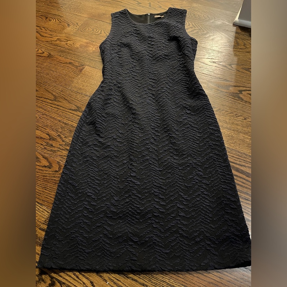 J.McLaughlin sleeveless textured sheath dress navy/black size M